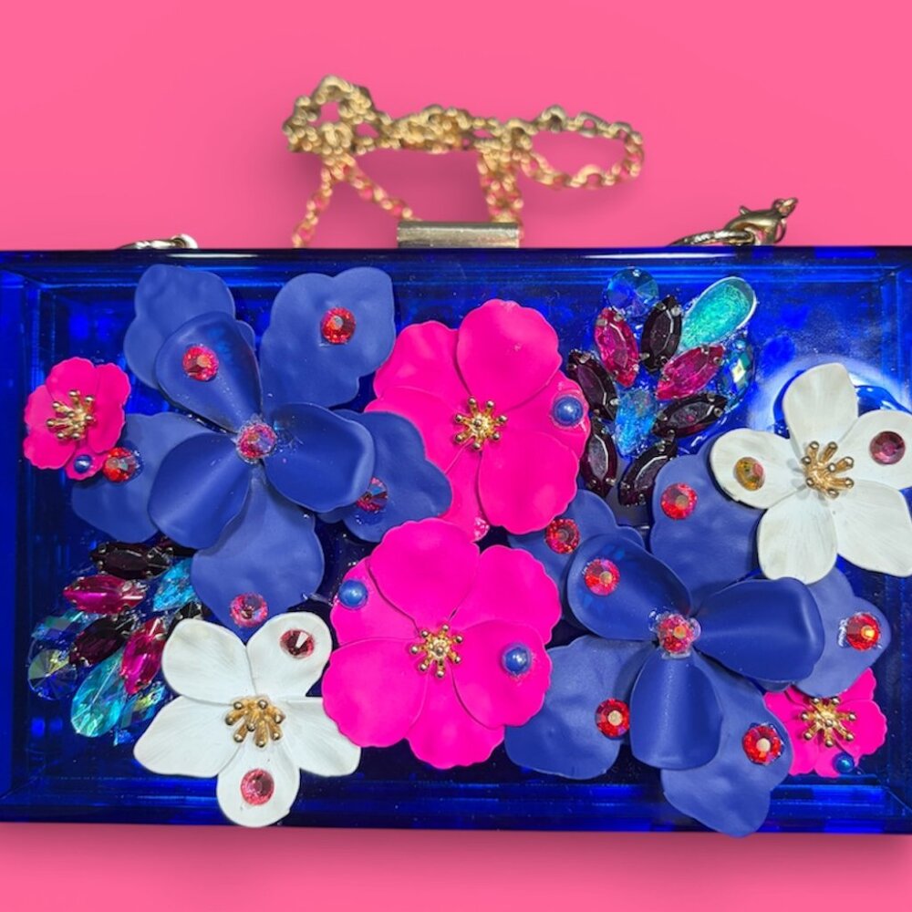 STUNNING BAG!  Flower Power Blue Acrylic Clutch w 3D Flowers - Picture 6 of 9